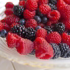CG-11550-1468-MixedBerryBowl