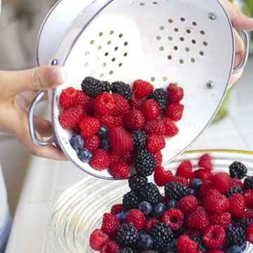 Staying-Hydrated-with-Berries_360x360