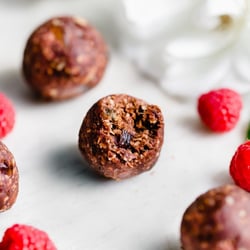 2-Raspberry-Cacao_Energu-Balls-1