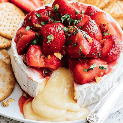 baked brie topped with roasted strawberries