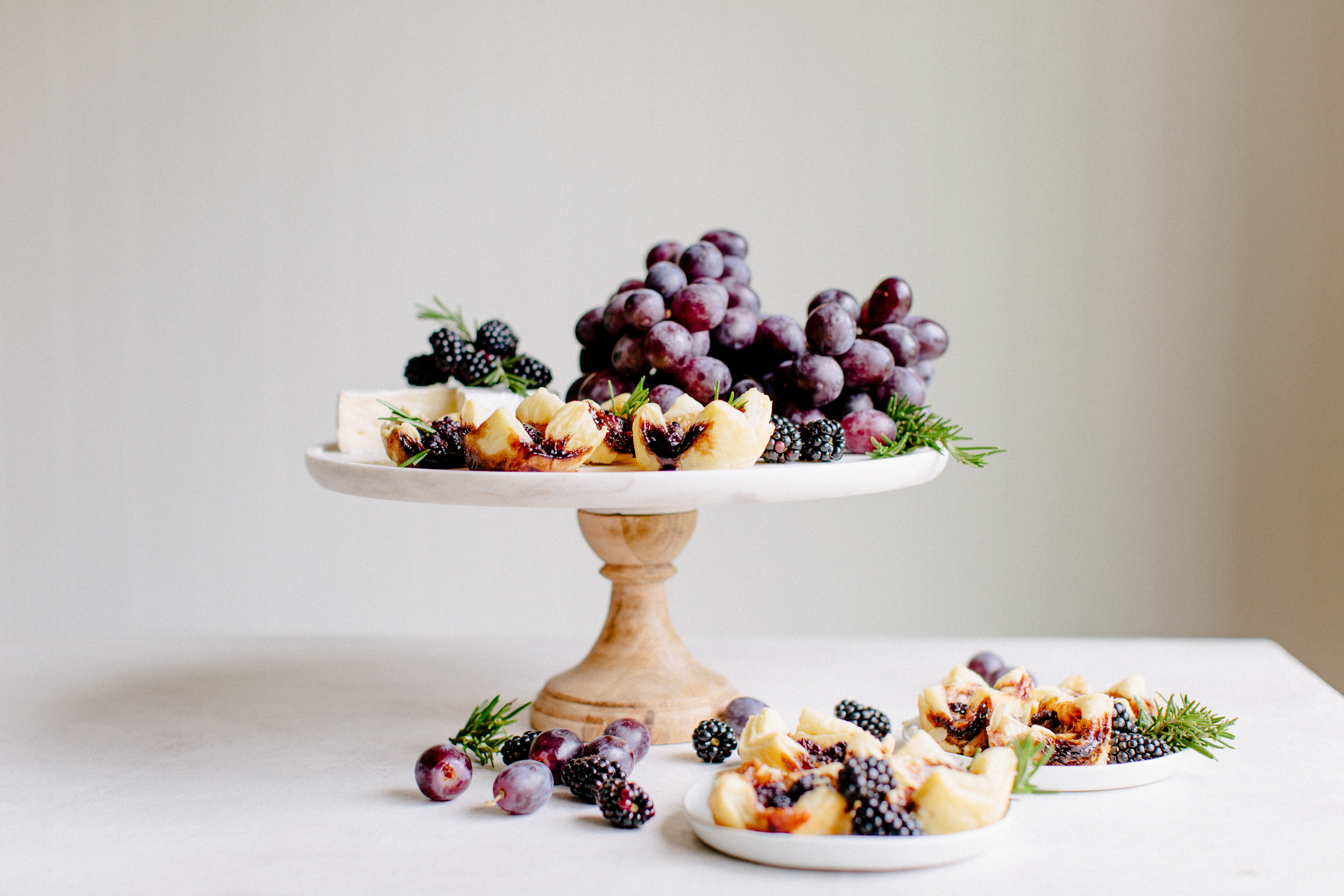 Blackberry & Brie Puff Pastry Bites-3