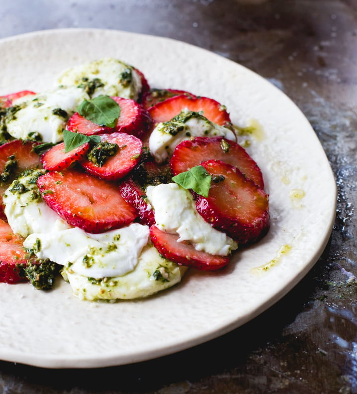 strawberry caprese salad with pesto