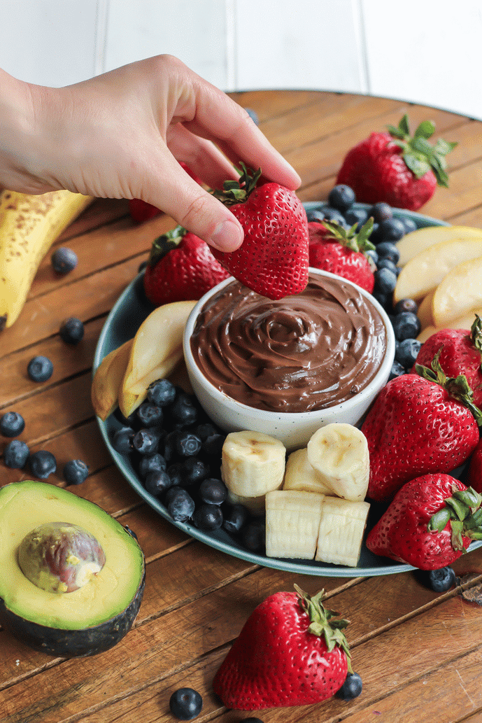 avocado-chocolte-fruit-dip.gif