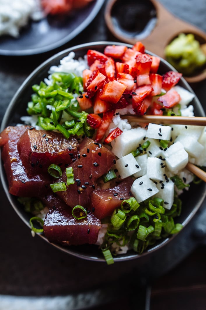 tuna poke bowl with strawberries