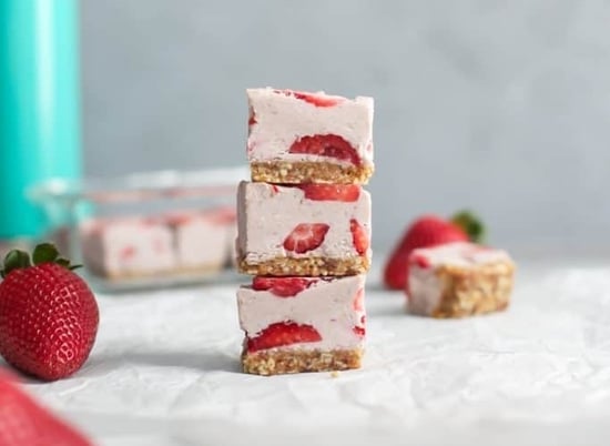 Strawberry-Freezer-Fudge-9-906675-edited