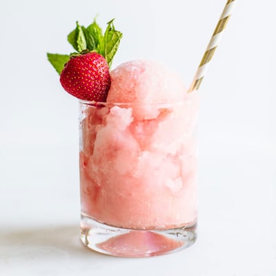 Strawberry-Frose_Featured-768x768