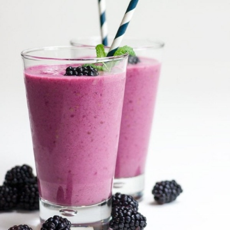 blackberry-pineapple-smoothie-feature-382275-edited