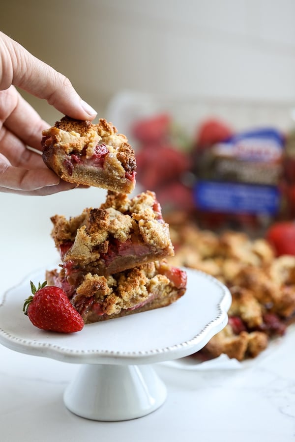 grain-free-strawberry-crumb-bars-3