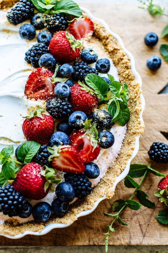 greek yogurt berry tart