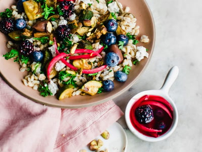 MEDITERRANEAN BARLEY SALAD WITH PICKLED BLACKBERRIES AND BLUEBERRIES