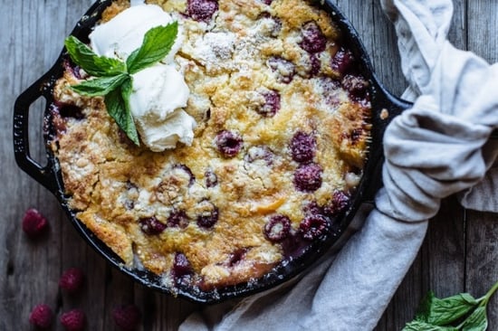 raspberry peach cobbler 600x400