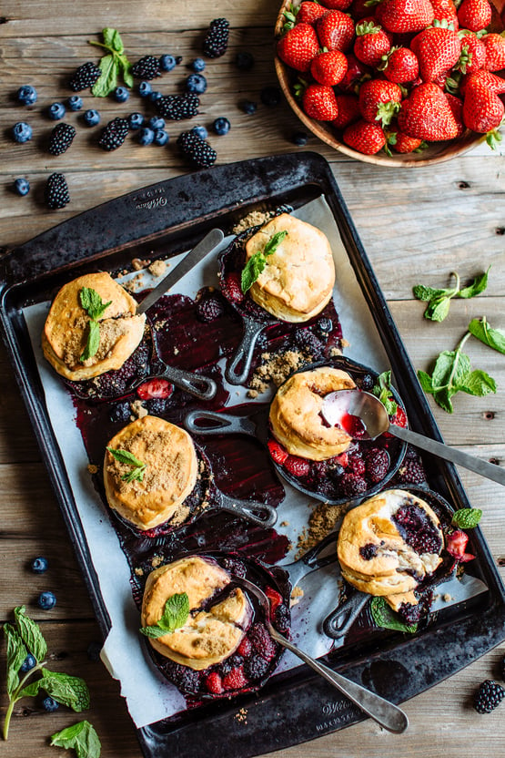 skillet berry cobbler-1.jpg