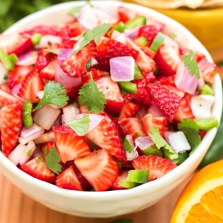 strawberry_jalapeno_salsa_6-605478-edited
